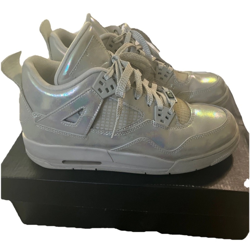 NIKE AIR JORDAN 4 RETRO PEARL GG LIGHT BONE SZ 6.5Y -WOMENS SZ 8 [742639-045]